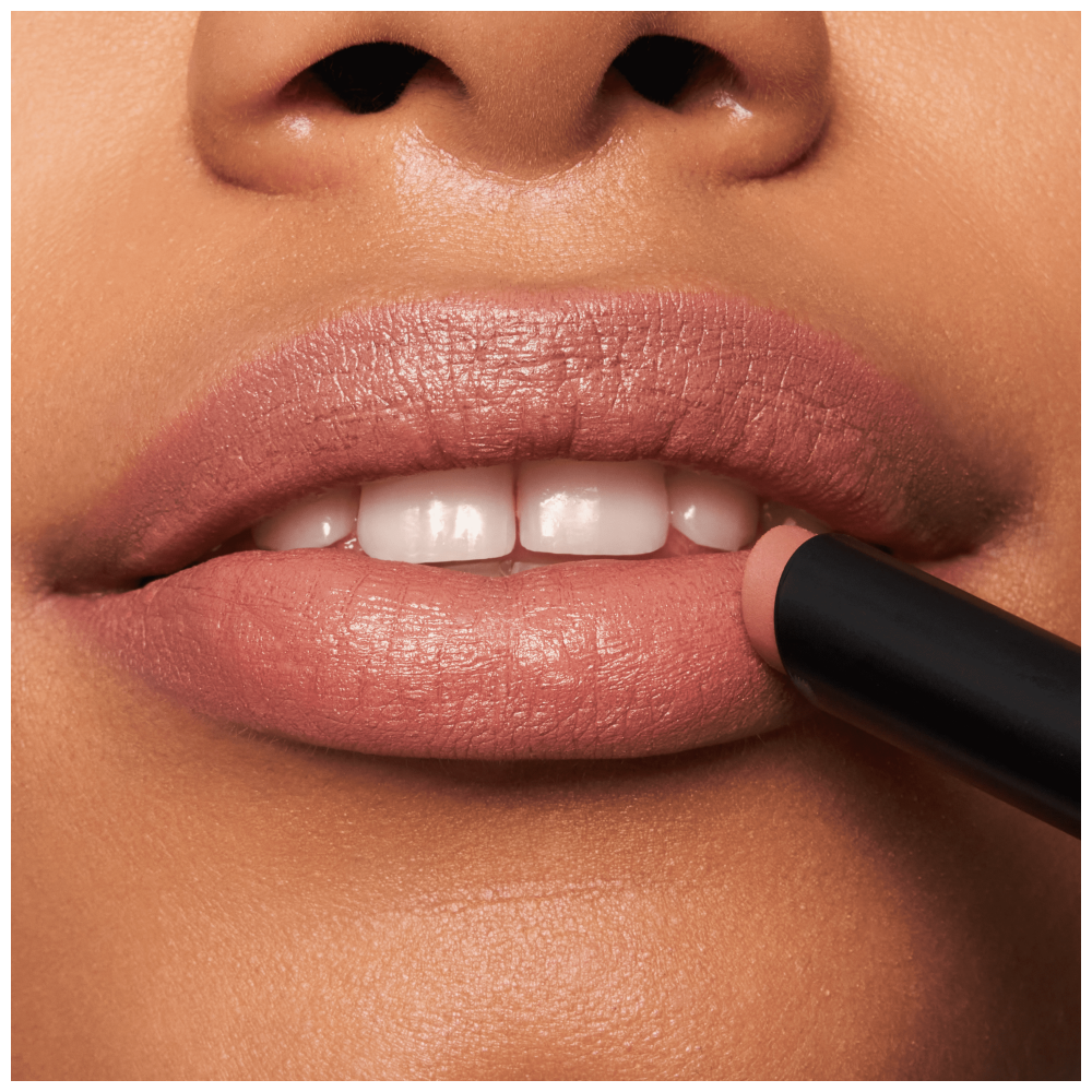 Labial Essence The Slim Stick – Acabado Mate Aterciopelado de Hasta 6 Horas