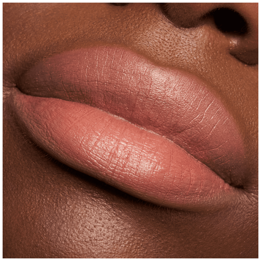 Labial Essence The Slim Stick – Acabado Mate Aterciopelado de Hasta 6 Horas