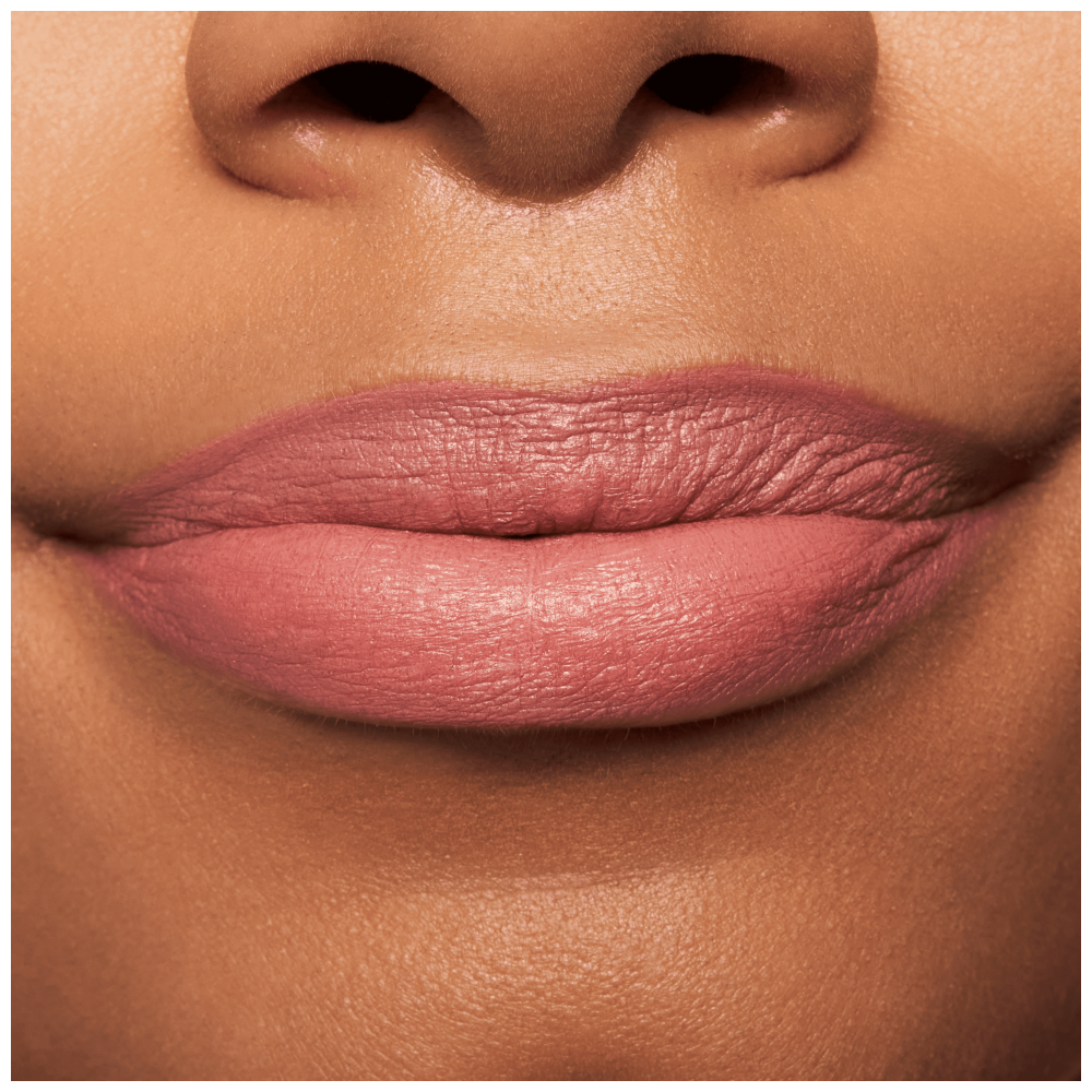 Labial Essence The Slim Stick – Acabado Mate Aterciopelado de Hasta 6 Horas
