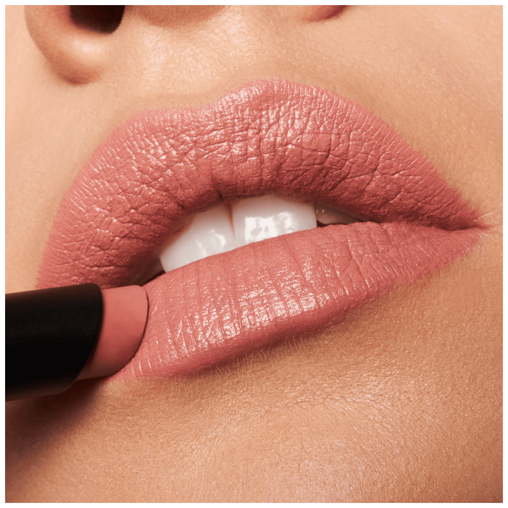 Labial Essence The Slim Stick – Acabado Mate Aterciopelado de Hasta 6 Horas