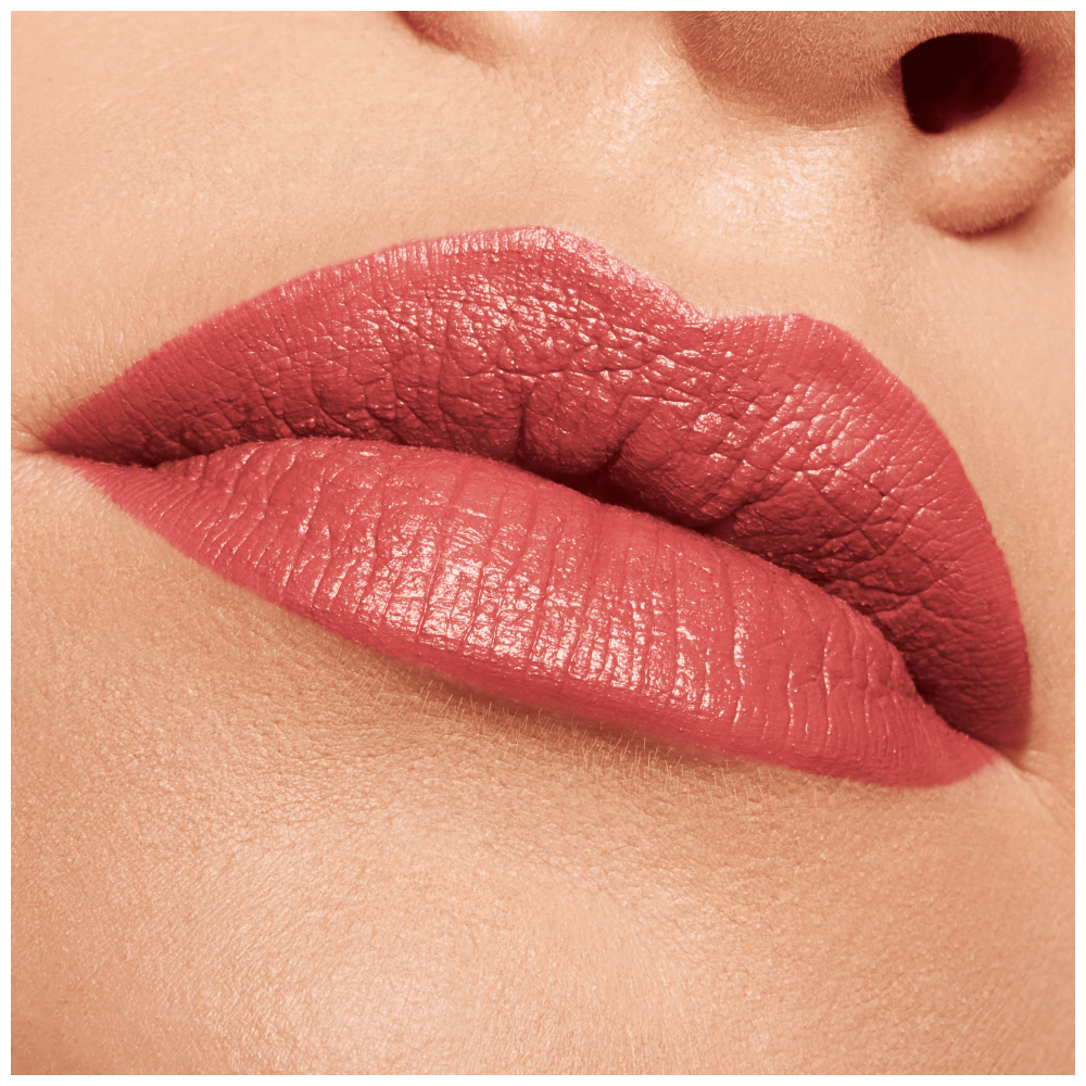 Labial Essence The Slim Stick – Acabado Mate Aterciopelado de Hasta 6 Horas