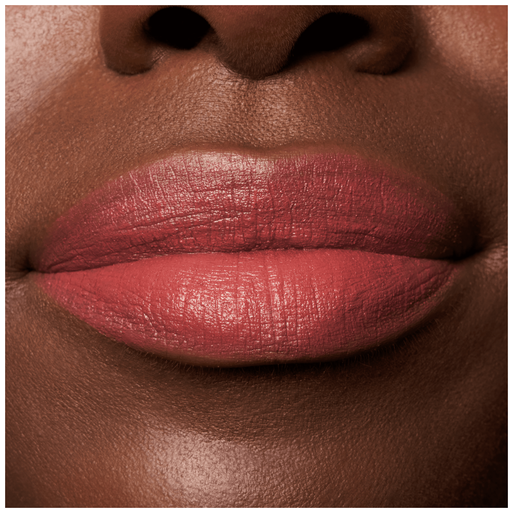 Labial Essence The Slim Stick – Acabado Mate Aterciopelado de Hasta 6 Horas