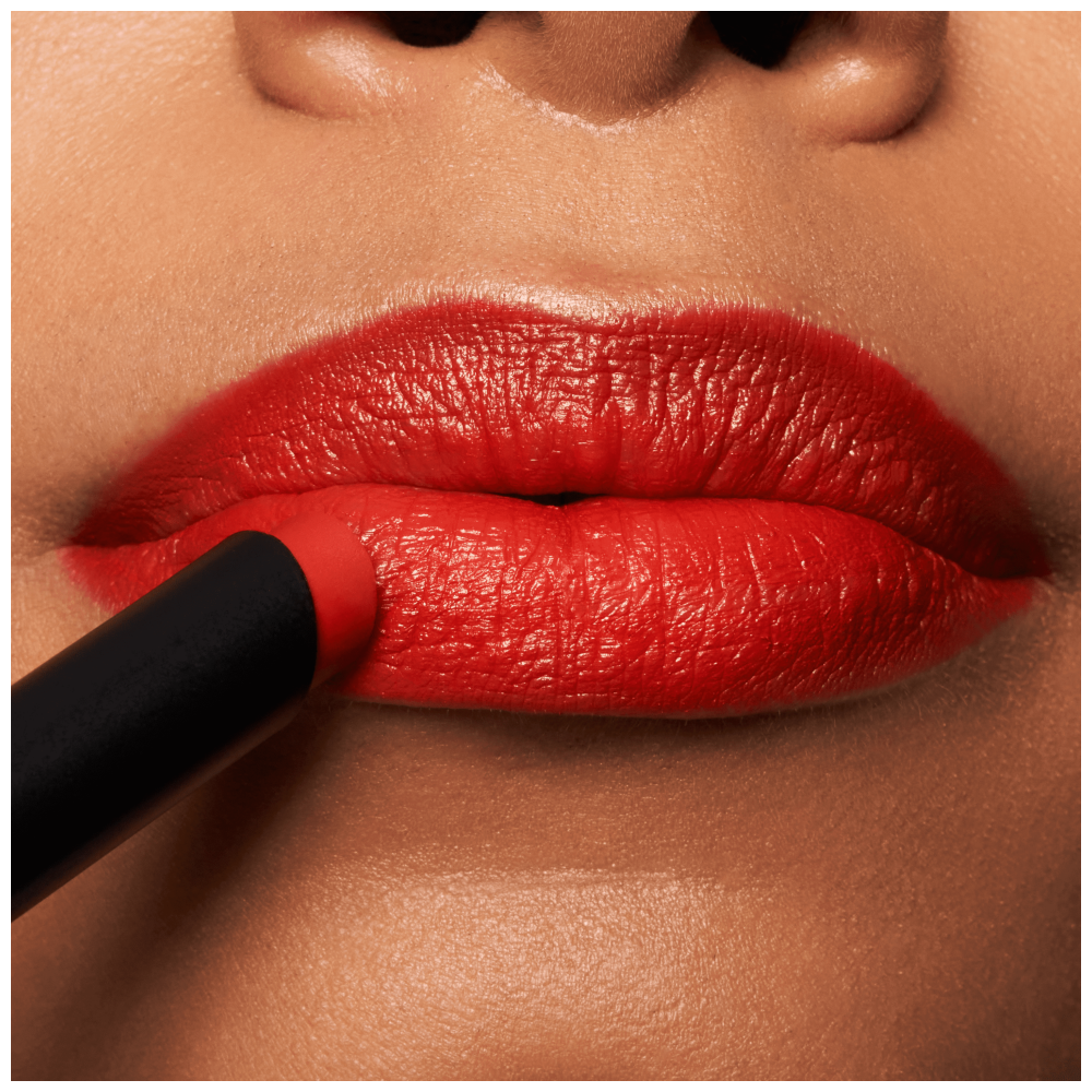 Labial Essence The Slim Stick – Acabado Mate Aterciopelado de Hasta 6 Horas