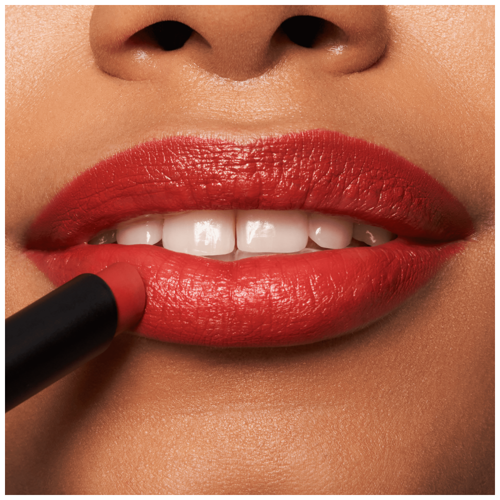 Labial Essence The Slim Stick – Acabado Mate Aterciopelado de Hasta 6 Horas