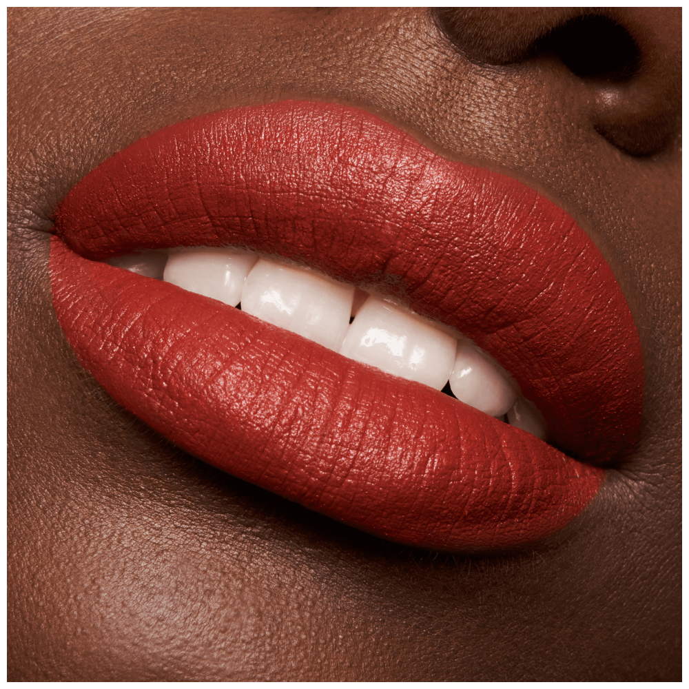 Labial Essence The Slim Stick – Acabado Mate Aterciopelado de Hasta 6 Horas