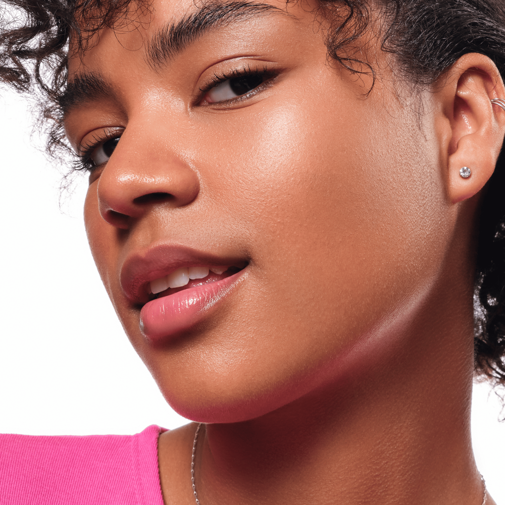 Illuminate Your Beauty with the Soft Touch Bouncy Glow Highlighter