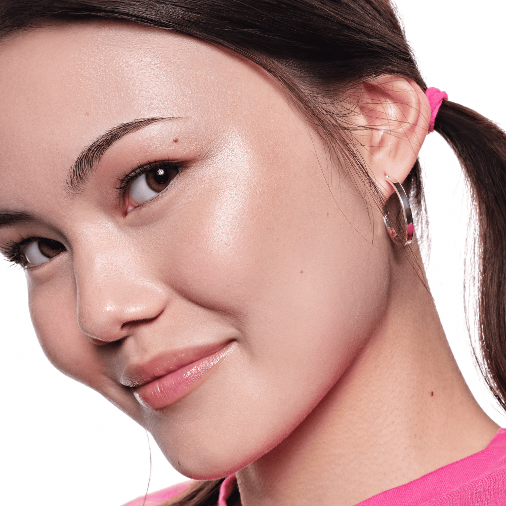 Illuminate Your Beauty with the Soft Touch Bouncy Glow Highlighter